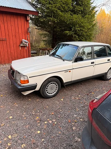 Volvo 240 1988 photo 2