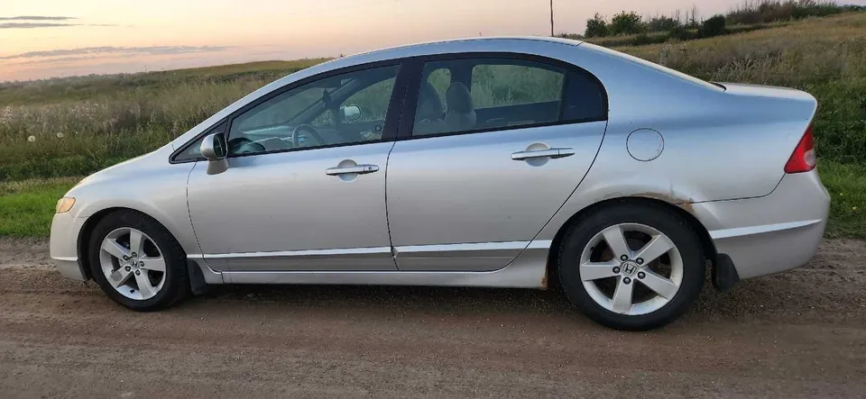Honda Civic 2006 photo 2