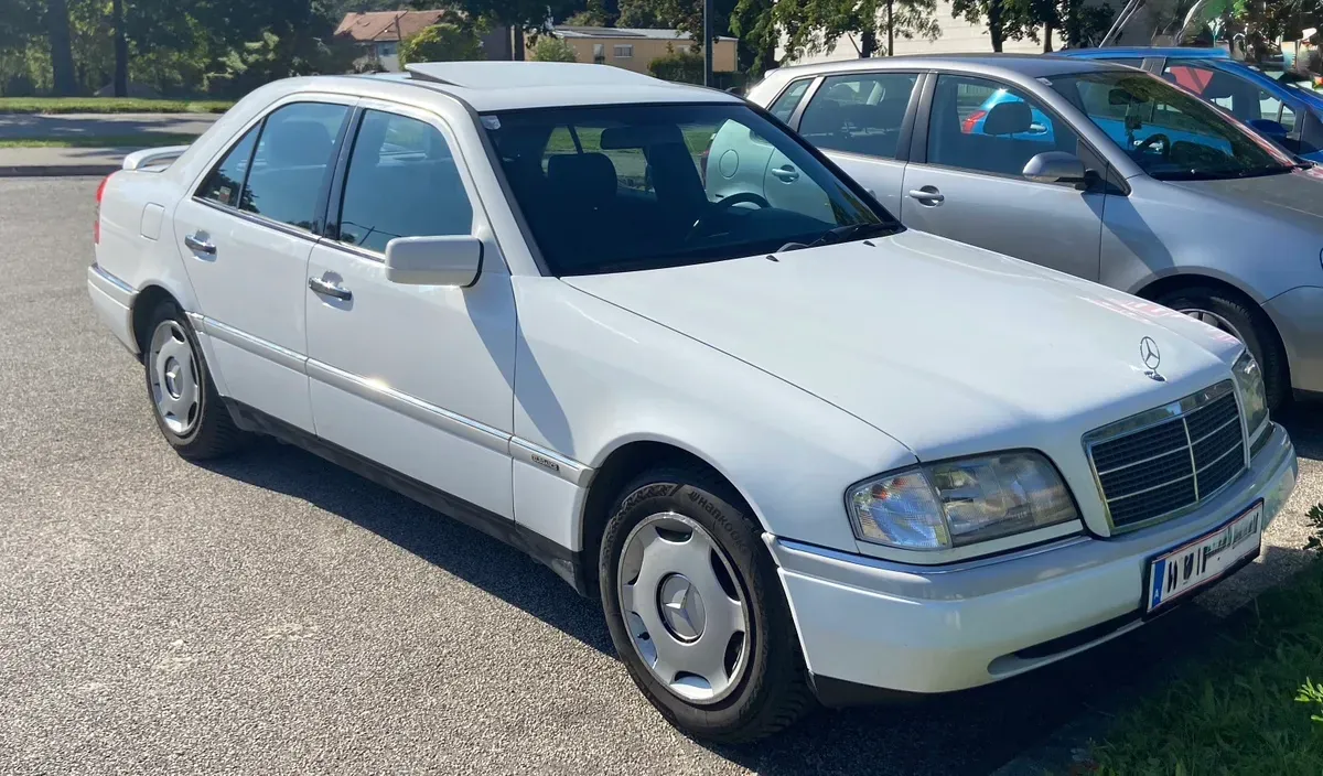 Mercedes-Benz C-Class 1994 photo 2