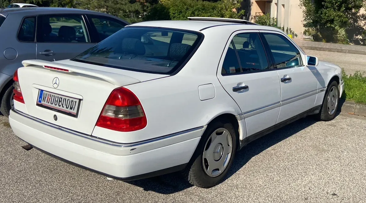 Mercedes-Benz C-Class 1994 photo 3