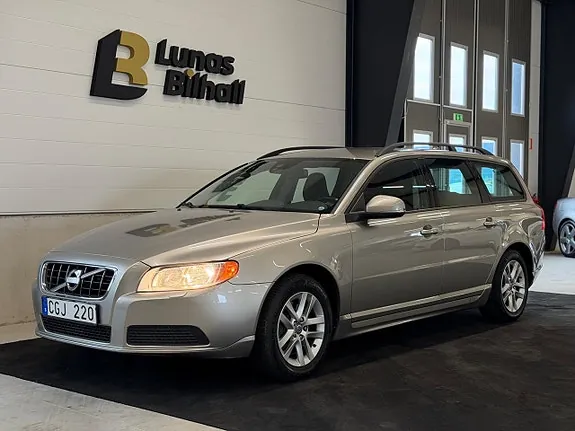 Volvo V70 2012 photo 2