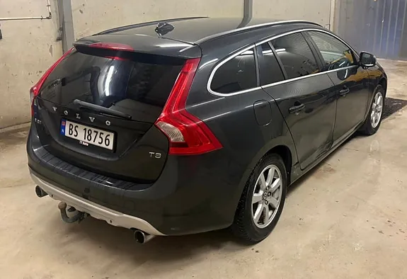 Volvo V60 2011 photo 2
