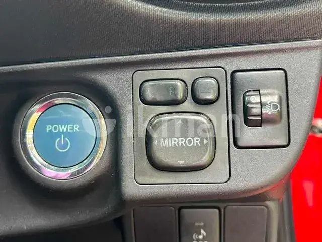 Toyota Aqua 2012 photo 5
