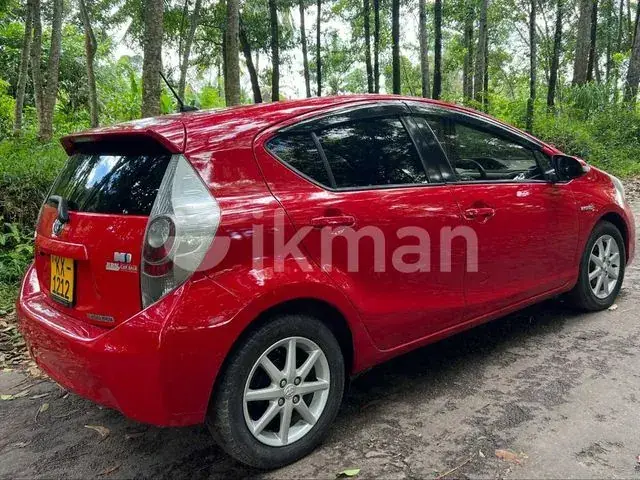 Toyota Aqua 2012 photo 4