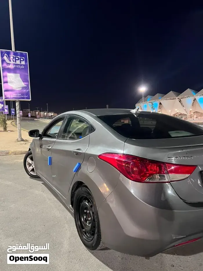 Hyundai Elantra 2013 photo 4