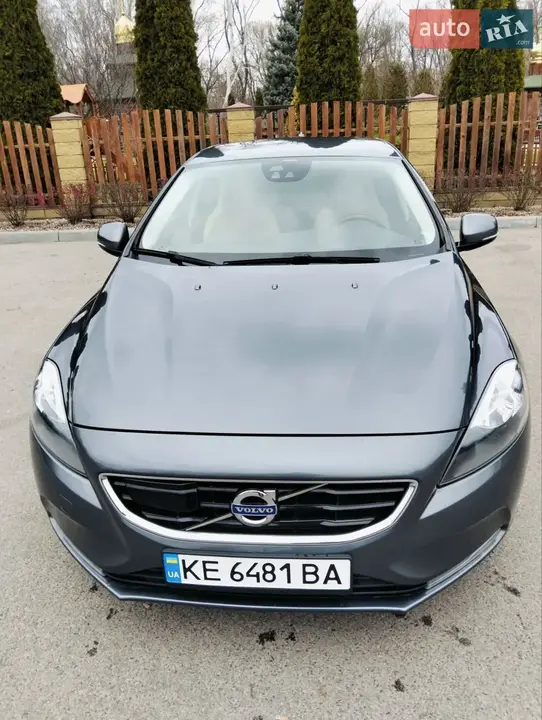 Volvo V40 2013 photo 2