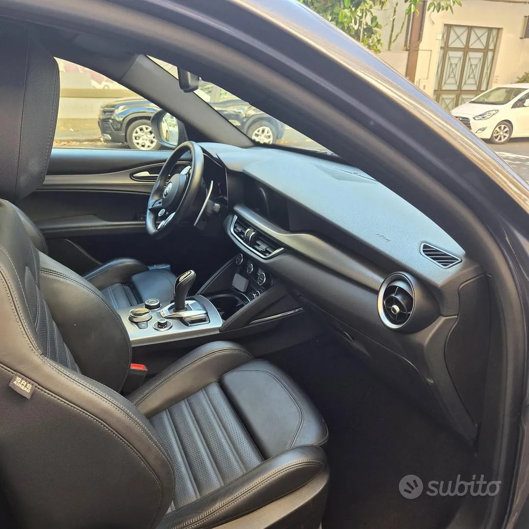Alfa Romeo Stelvio 2024 photo 2