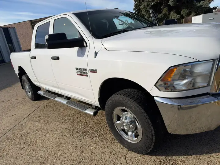 Dodge Ram 2500 2013 photo 2