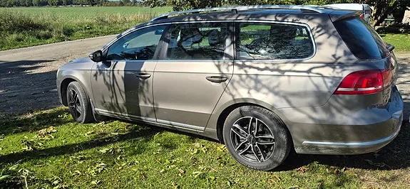 Volkswagen Passat 2012 photo 5