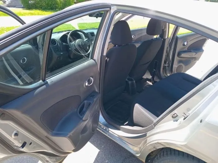 Nissan Versa 2012 photo 3
