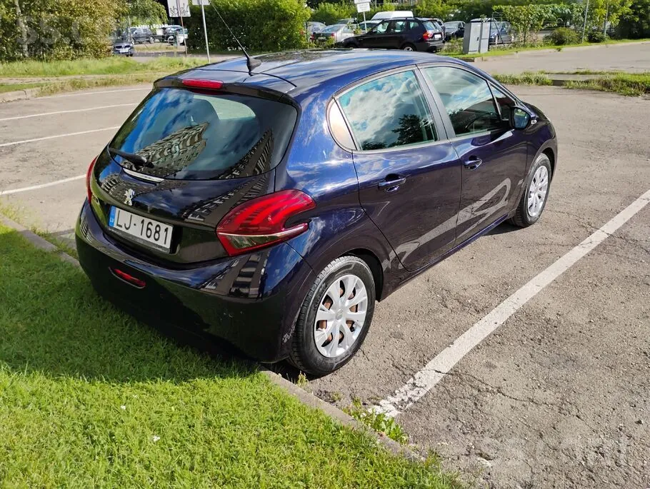 Peugeot 208 2018 photo 5