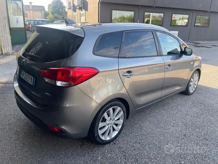 Kia Carens 2017 photo 2