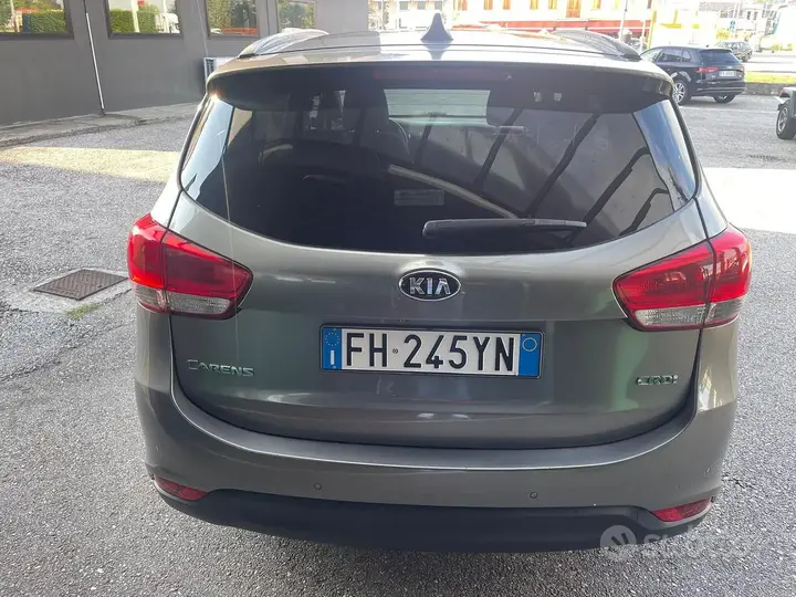Kia Carens 2017 photo 5