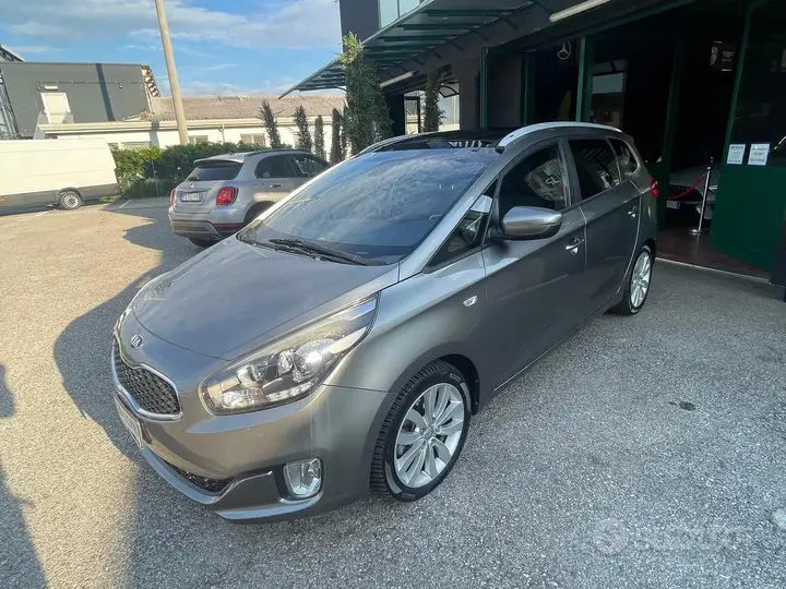 Kia Carens