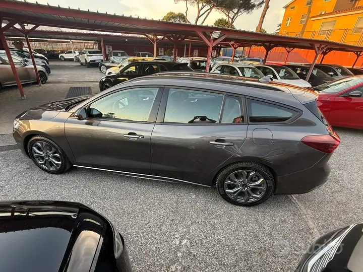 Ford Focus 2023 photo 4
