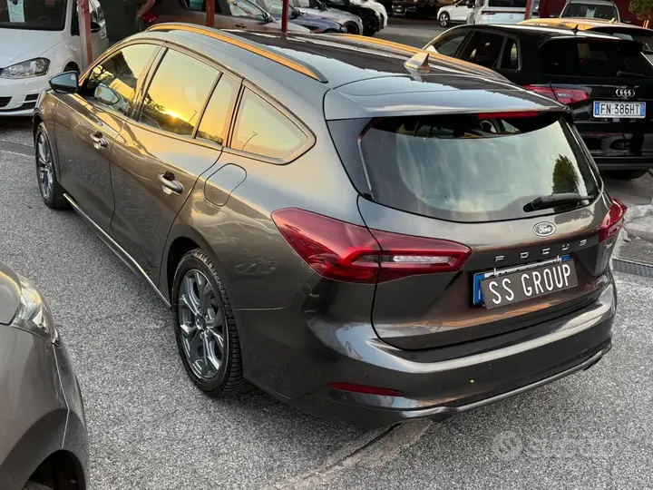 Ford Focus 2023 photo 3