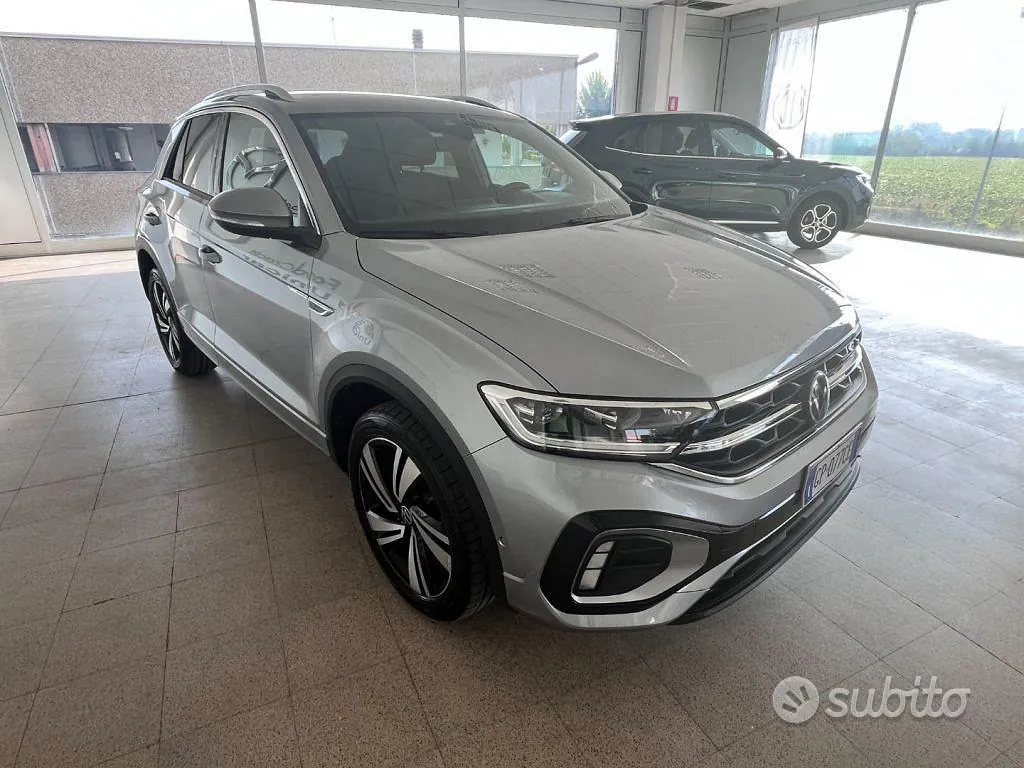 Volkswagen T-Roc 2023 photo 3