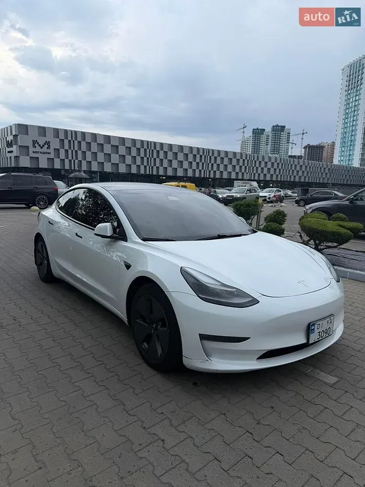 Tesla Model 3 2021 photo 3