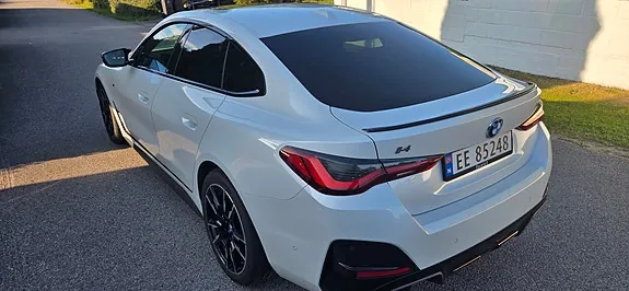 BMW I4 2023 photo 3