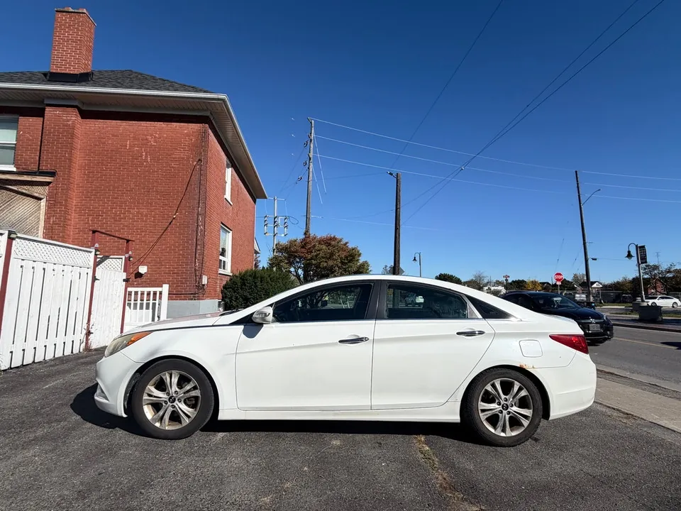 Hyundai Sonata 2012 photo 2
