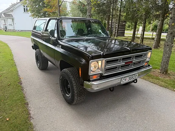 GMC Jimmy 1975 photo 2