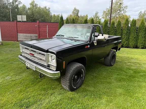 GMC Jimmy 1975 photo 3