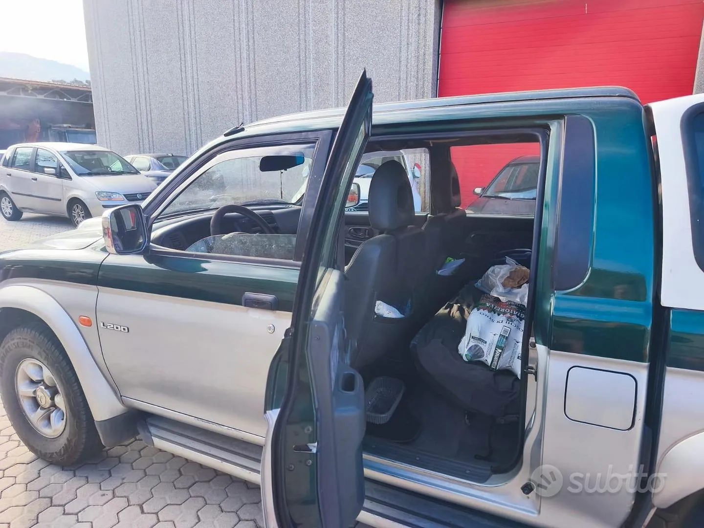 Mitsubishi L200 1999 photo 2