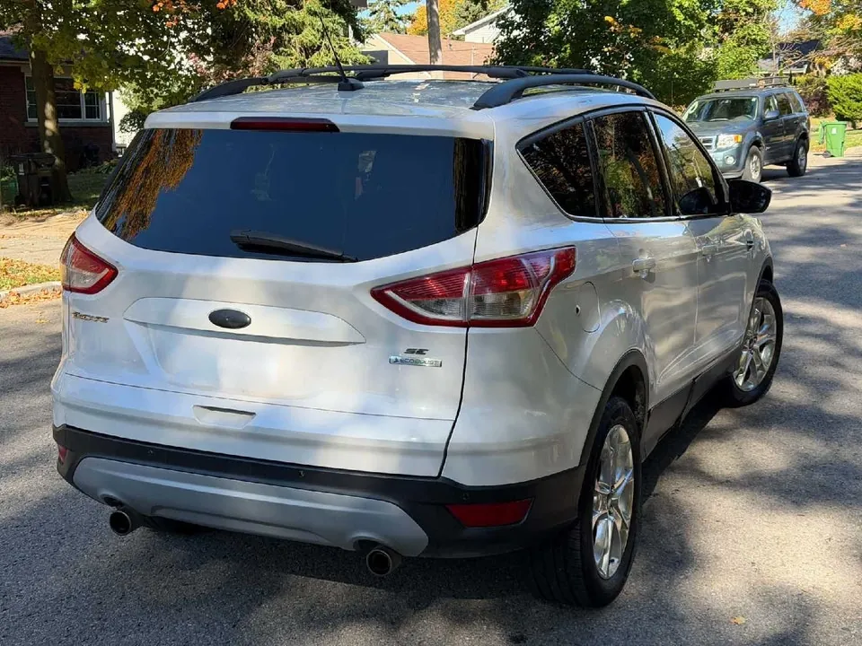 Ford Escape 2013 photo 2