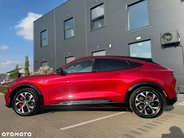 Ford Mustang Mach-E 2021 photo 2