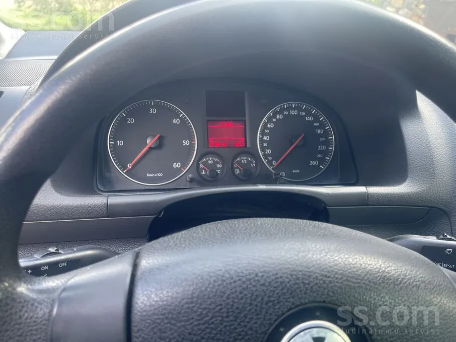 Volkswagen Touran 2005 photo 5