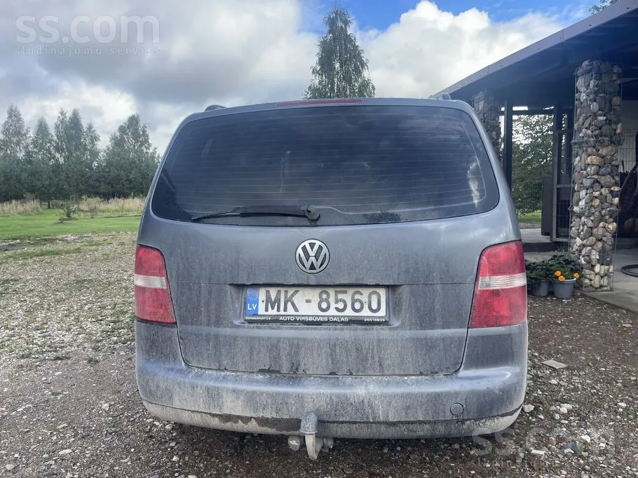 Volkswagen Touran 2005 photo 4
