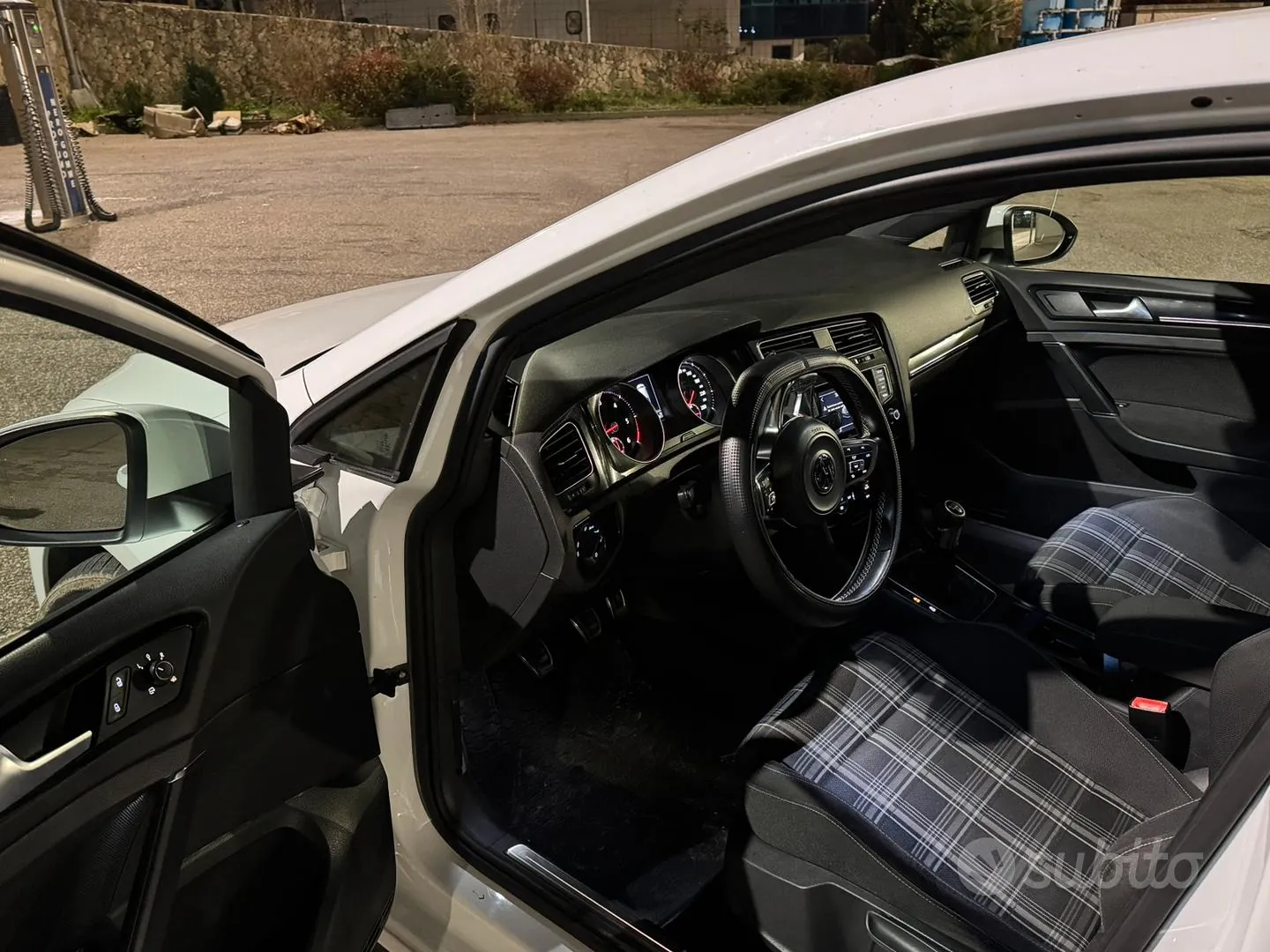Volkswagen Golf 2013 photo 4
