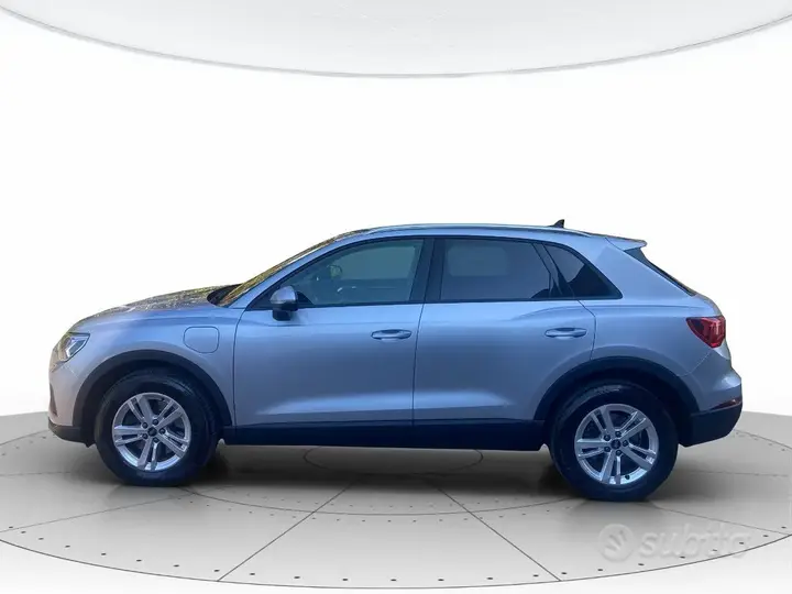 Audi Q3 2022 photo 2