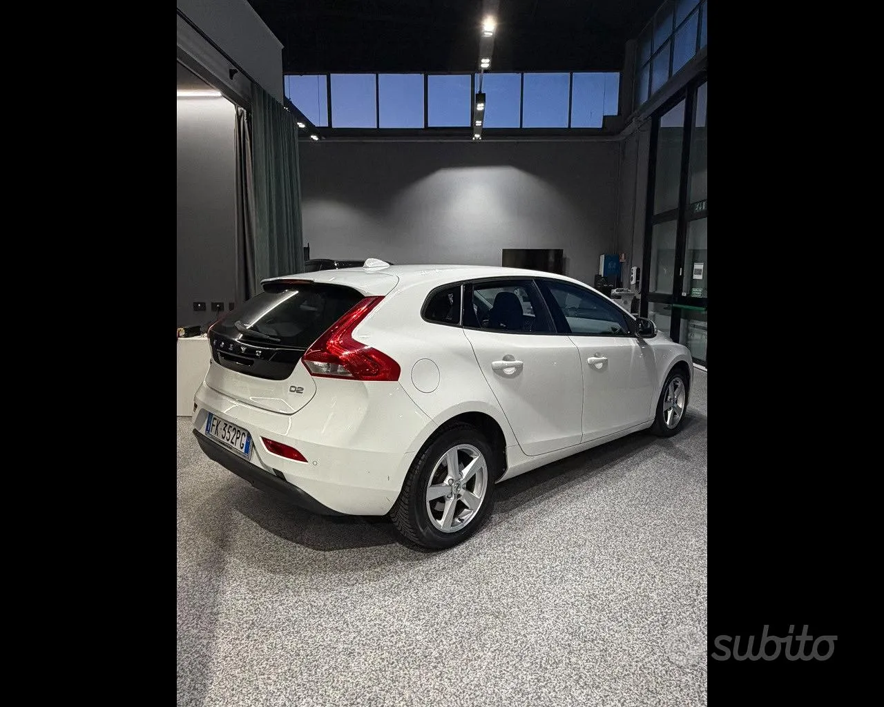 Volvo V40 2017 photo 5