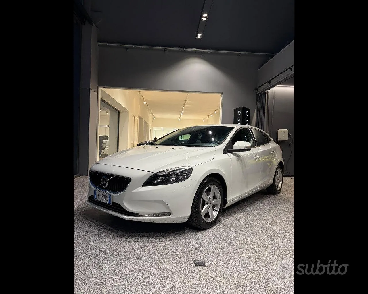 Volvo V40