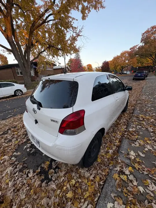 Toyota Yaris 2011 photo 2