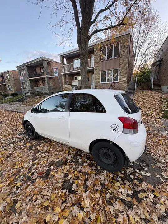 Toyota Yaris 2011 photo 4