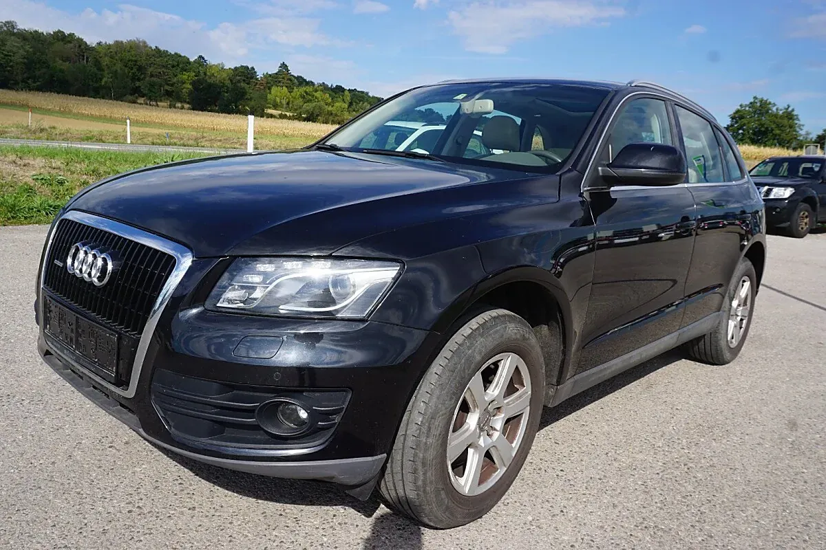 Audi Q5 2010 photo 2