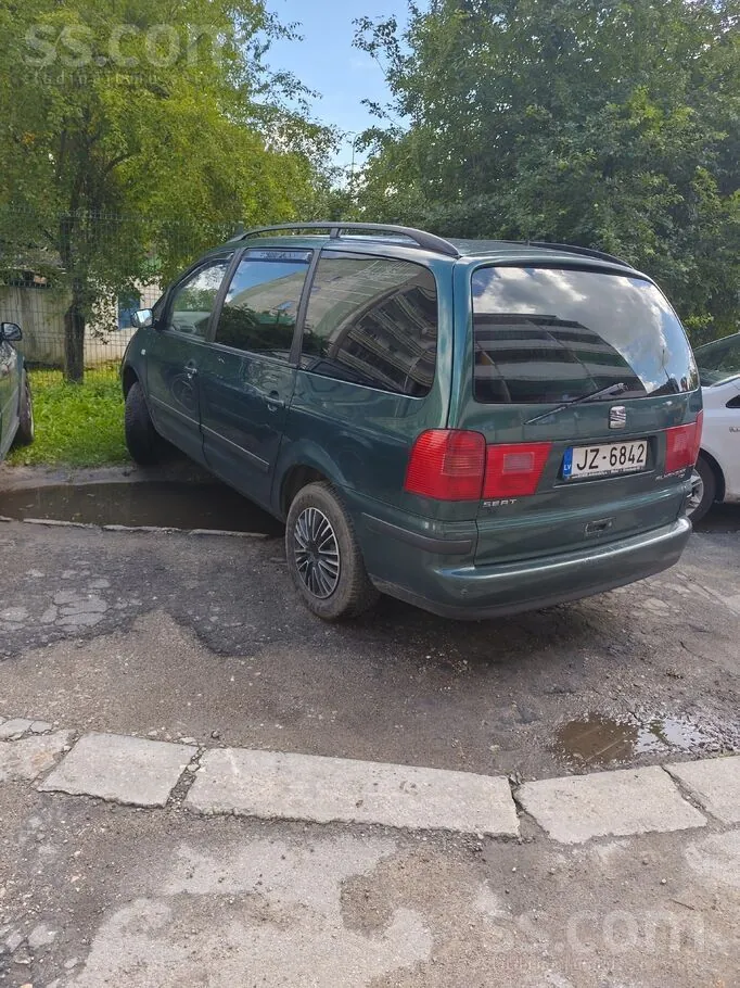 Seat Alhambra 2003 photo 4