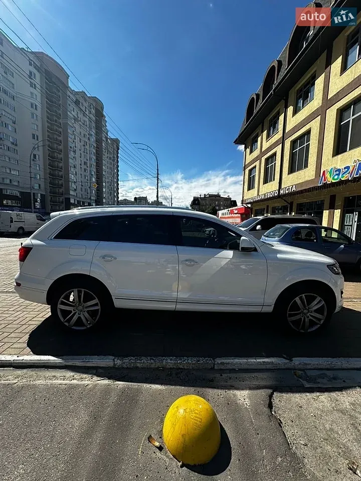 Audi Q7 2011 photo 5