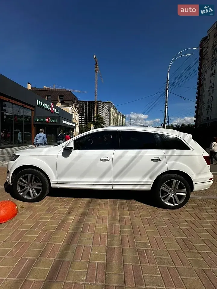 Audi Q7 2011 photo 3
