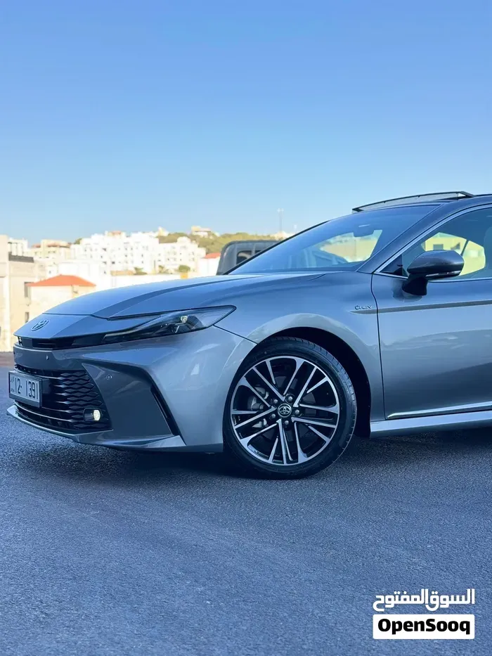 Toyota Camry 2025 photo 4