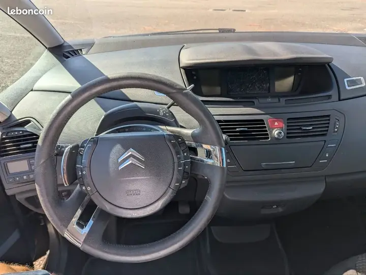 Citroen C4 Picasso 2010 photo 3