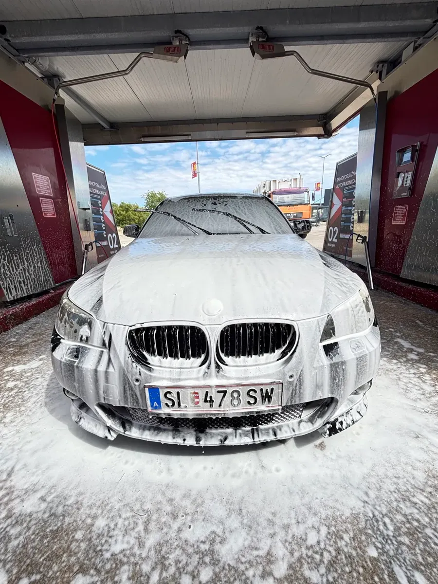 BMW 5 Series 2005 photo 2