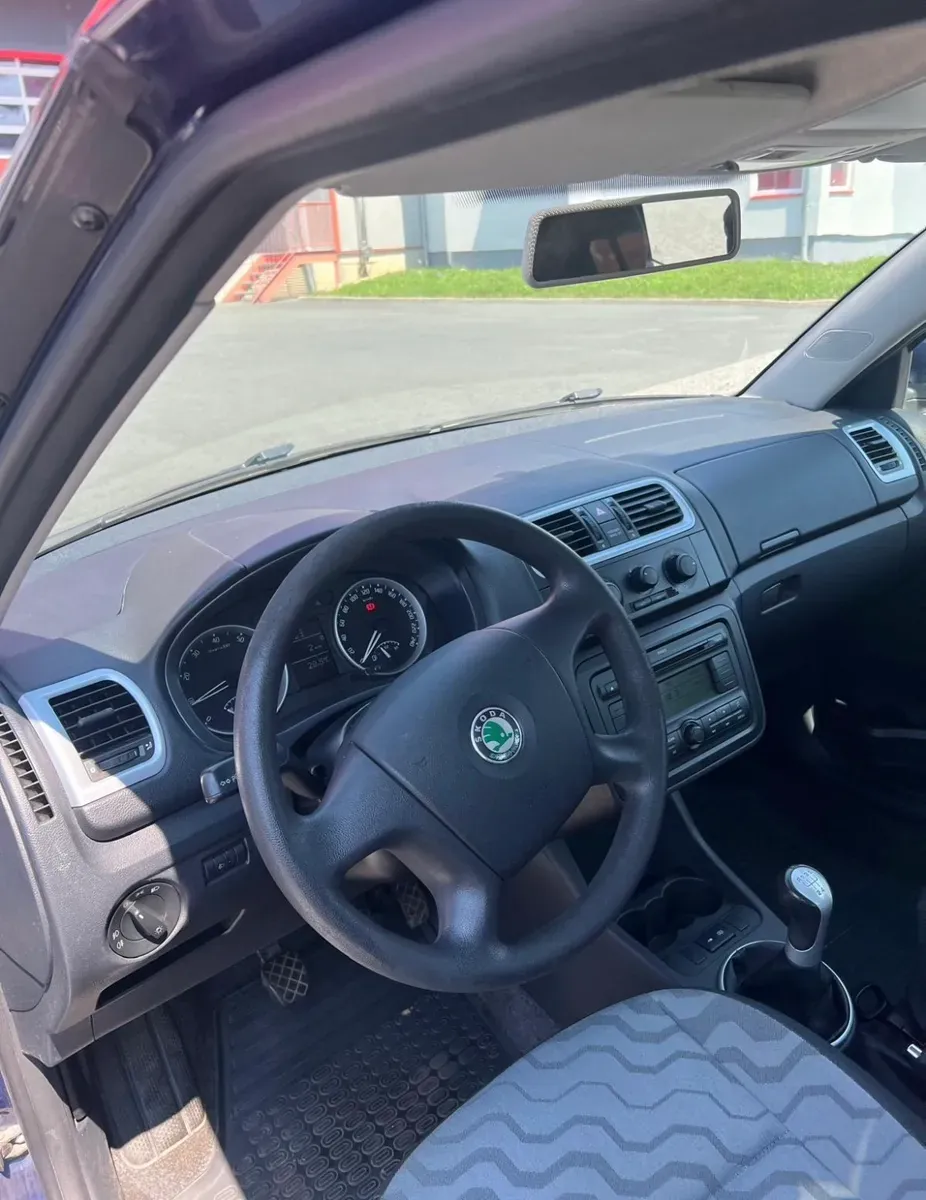 Skoda Fabia 2007 photo 2