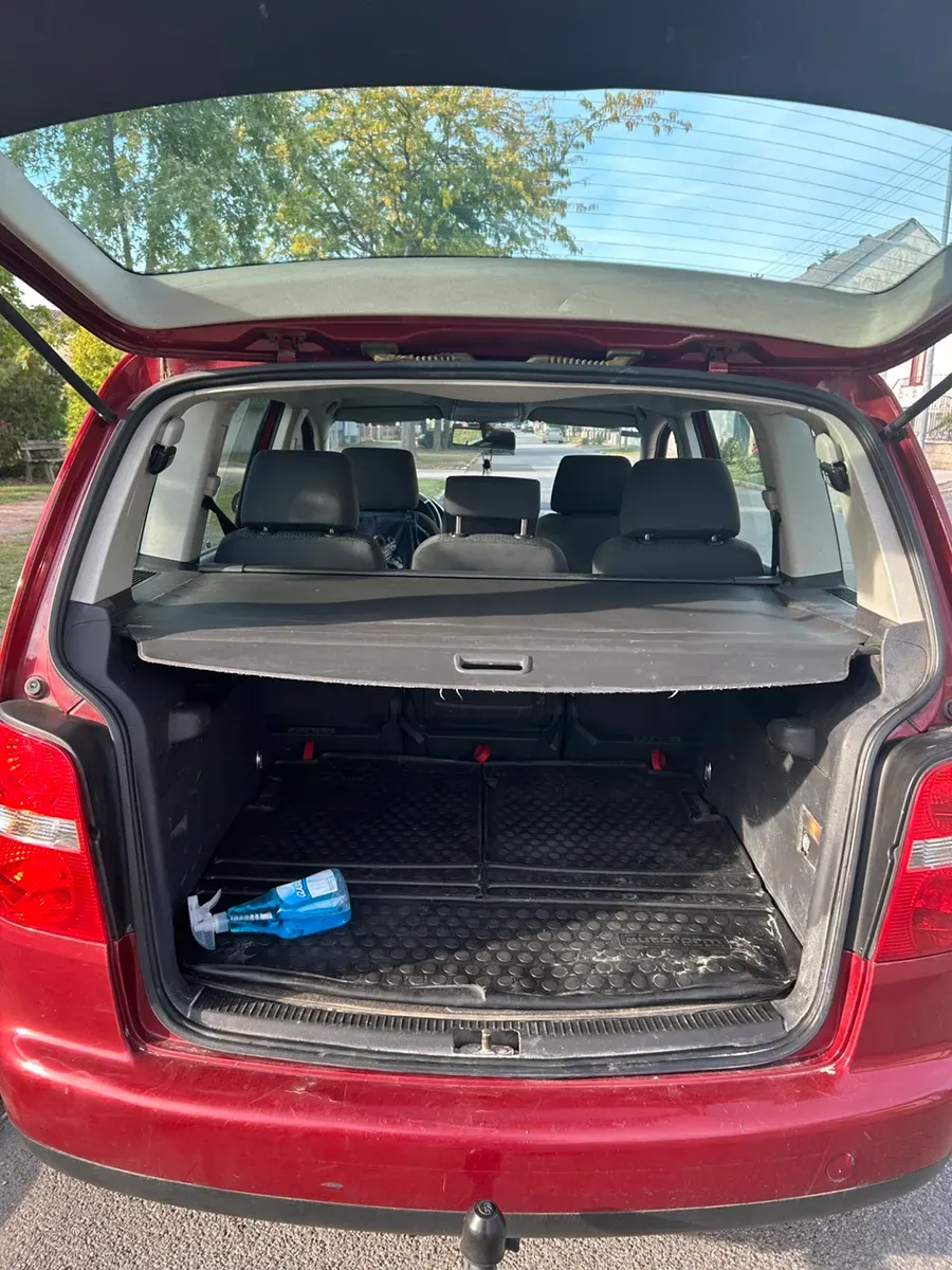 Volkswagen Touran 2004 photo 2