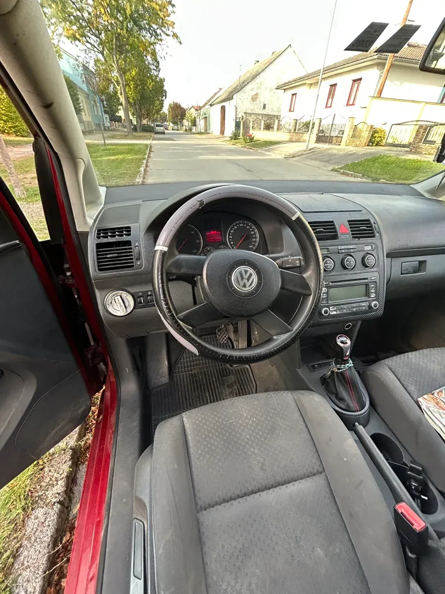 Volkswagen Touran 2004 photo 3