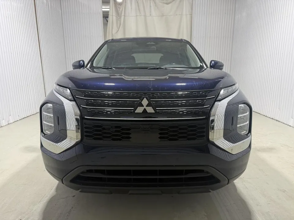 Mitsubishi Outlander 2024 photo 3