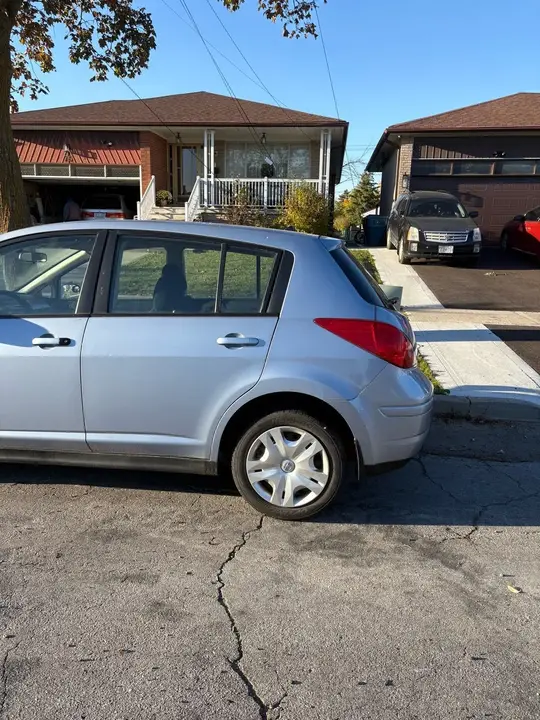 Nissan Versa 2010 photo 3