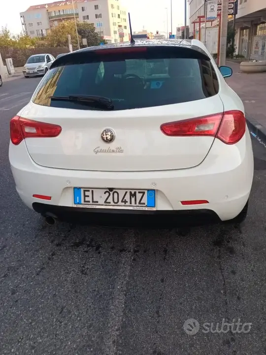 Alfa Romeo Giulietta 2011 photo 3